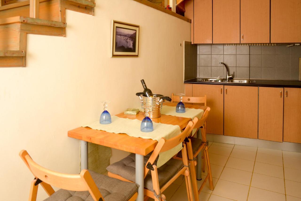 Agali 1 Superior Maisonette Каламата Екстериор снимка