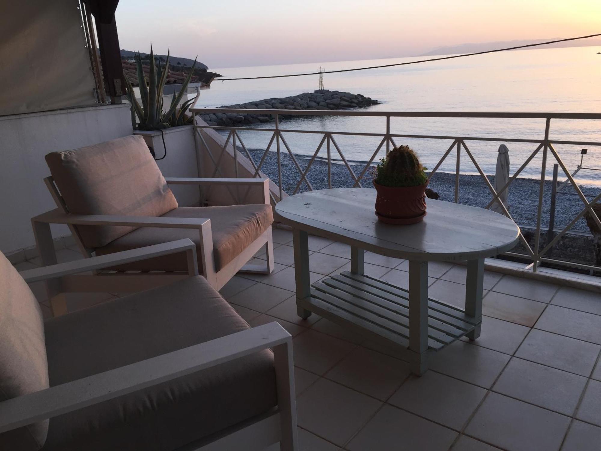 Agali 1 Superior Maisonette Каламата Екстериор снимка